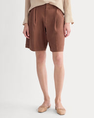 The Pleated Short in Stretch Linen | Cedarwood
