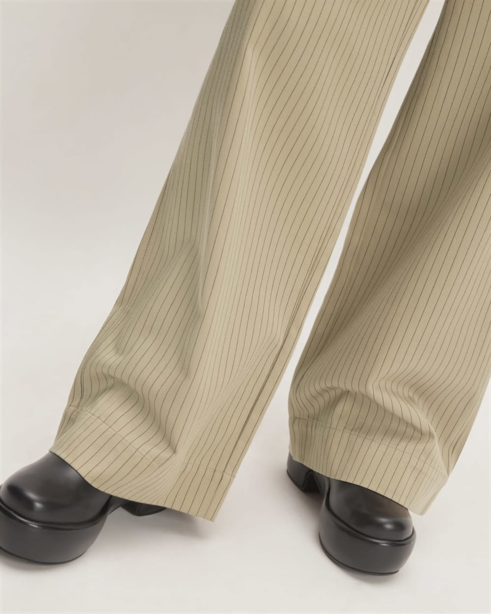 The Draper Pleated Pant in Buttersmooth | Cornstalk / Black | 30" Inseam