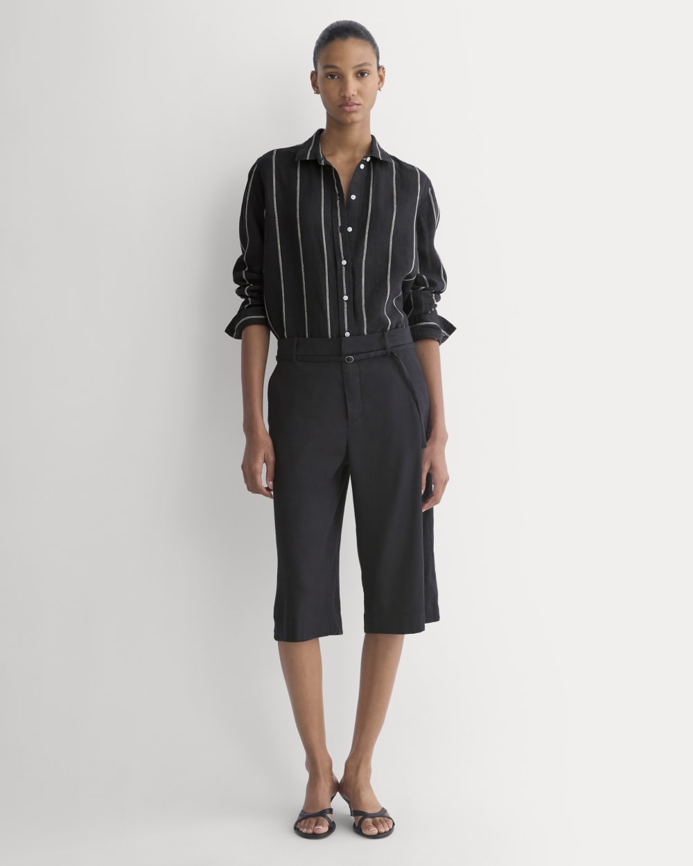 The Must-Have Shirt in Linen | Black