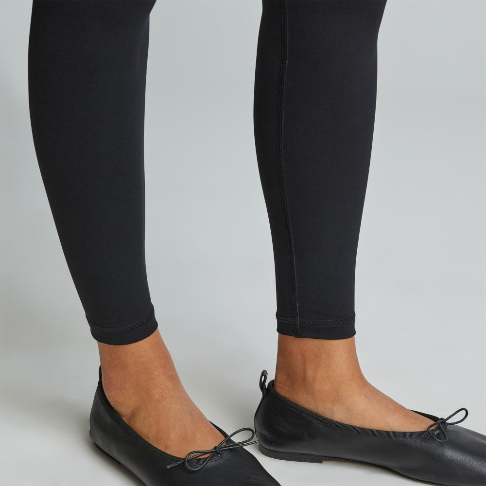 The Perform Legging庐 | Black | Regular