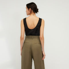 The Scoop Tank in Linen | Black