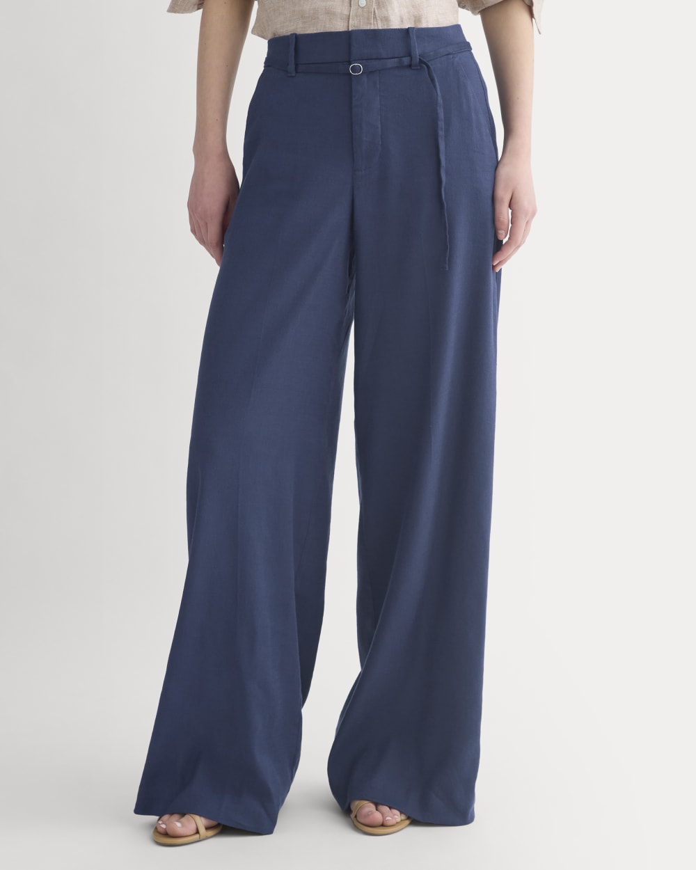 Wide-Leg Belted Pant in Stretch Linen | Navy | Regular