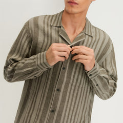 The Relaxed Linen Long-Sleeve Shirt | Seagrass / Kalamata