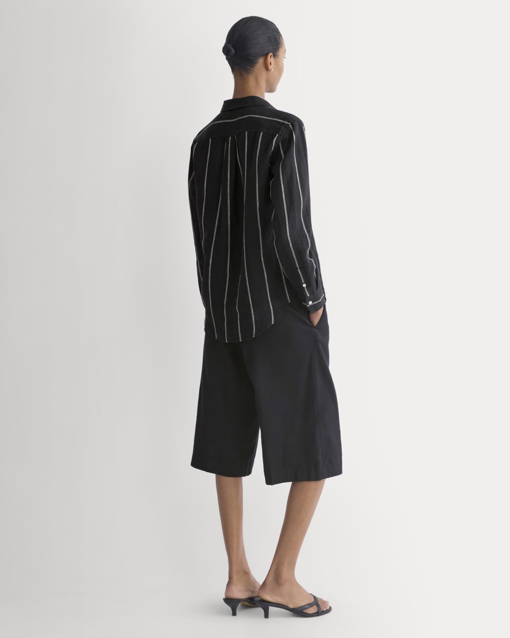 The Must-Have Shirt in Linen | Black