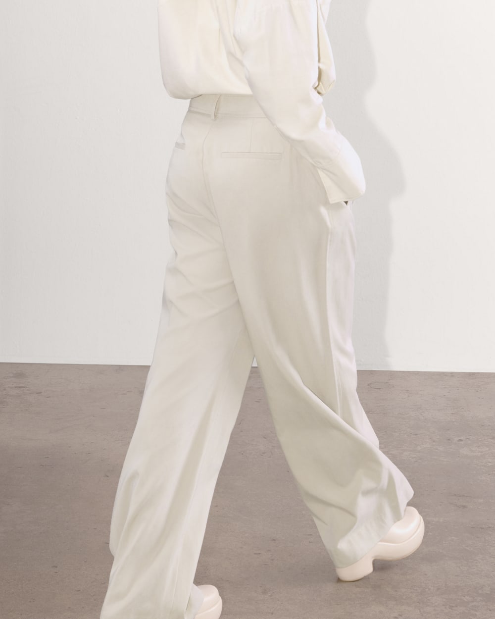 The Draper Pleated Pant in Buttersmooth | Sandstone | 30" Inseam
