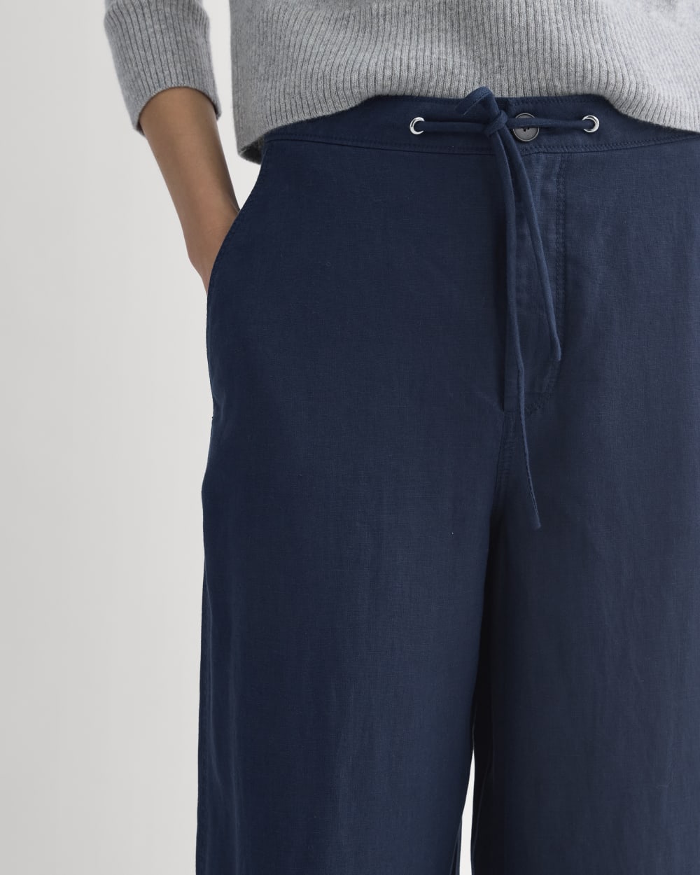 Wide-Leg Drawstring Pant in Linen | Navy