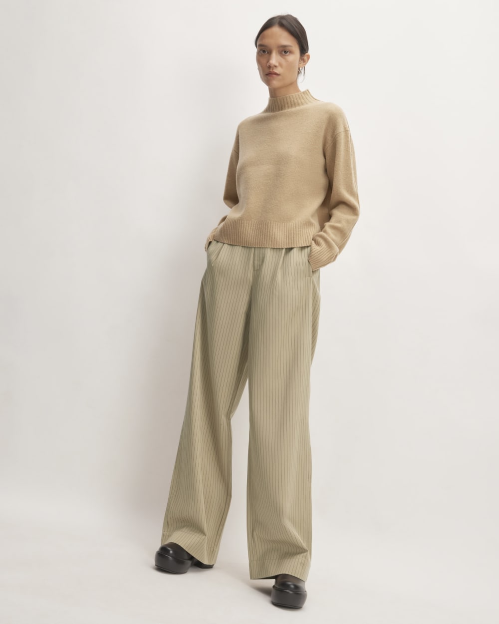 The Draper Pleated Pant in Buttersmooth | Cornstalk / Black | 30" Inseam
