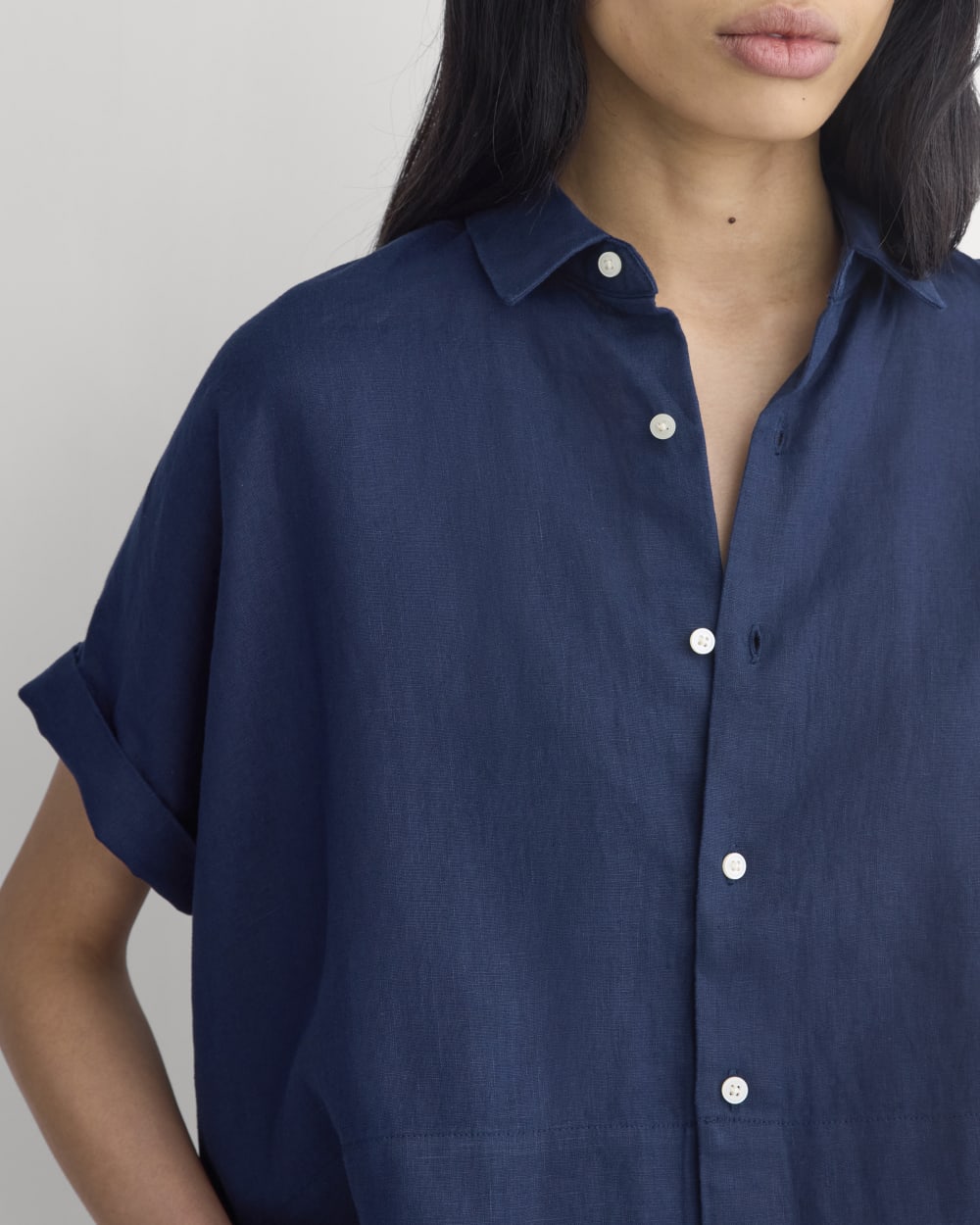 The Boxy Shirt in Linen | Navy