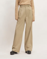 The Draper Pleated Pant in Buttersmooth | Cornstalk / Black | 30" Inseam