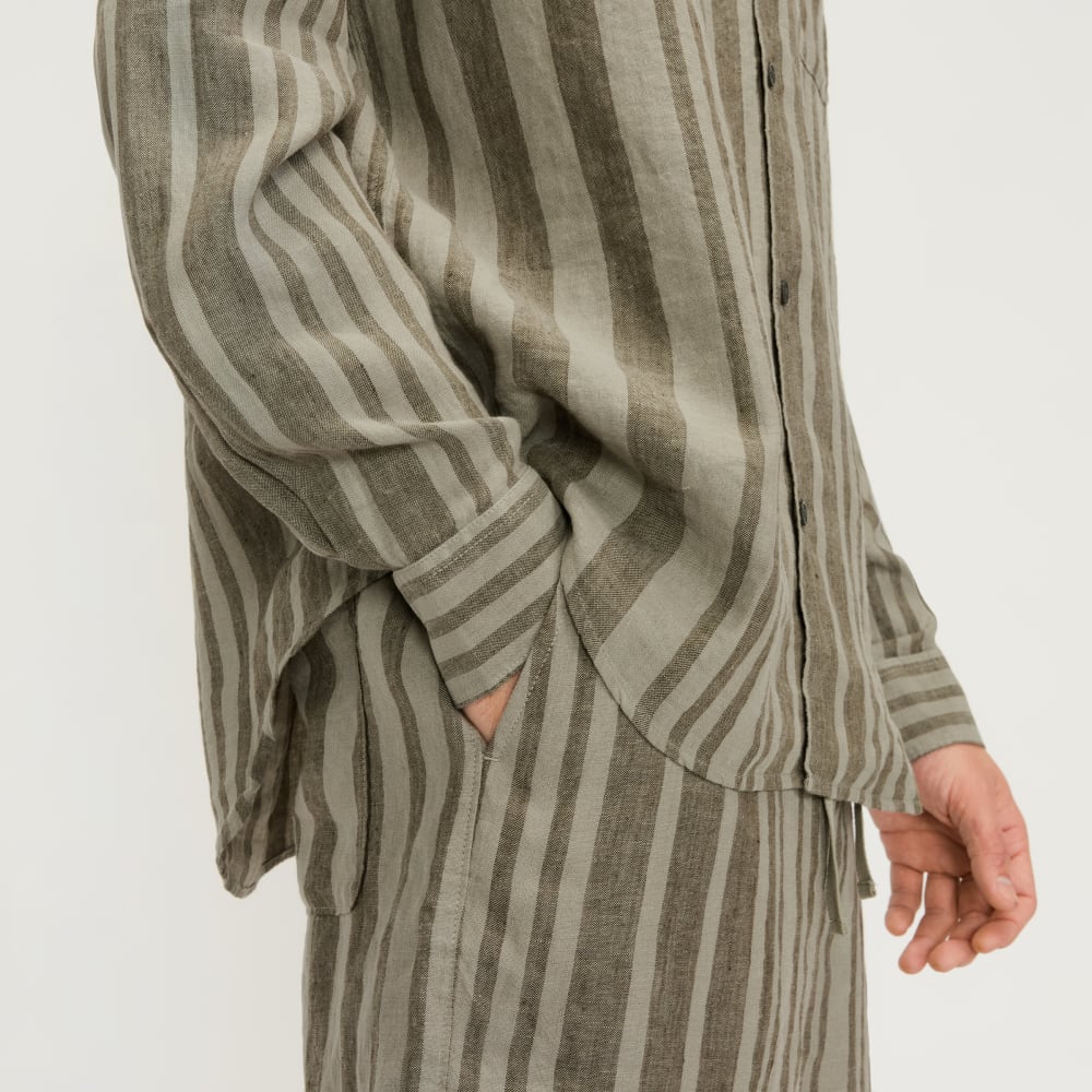The Relaxed Linen Long-Sleeve Shirt | Seagrass / Kalamata