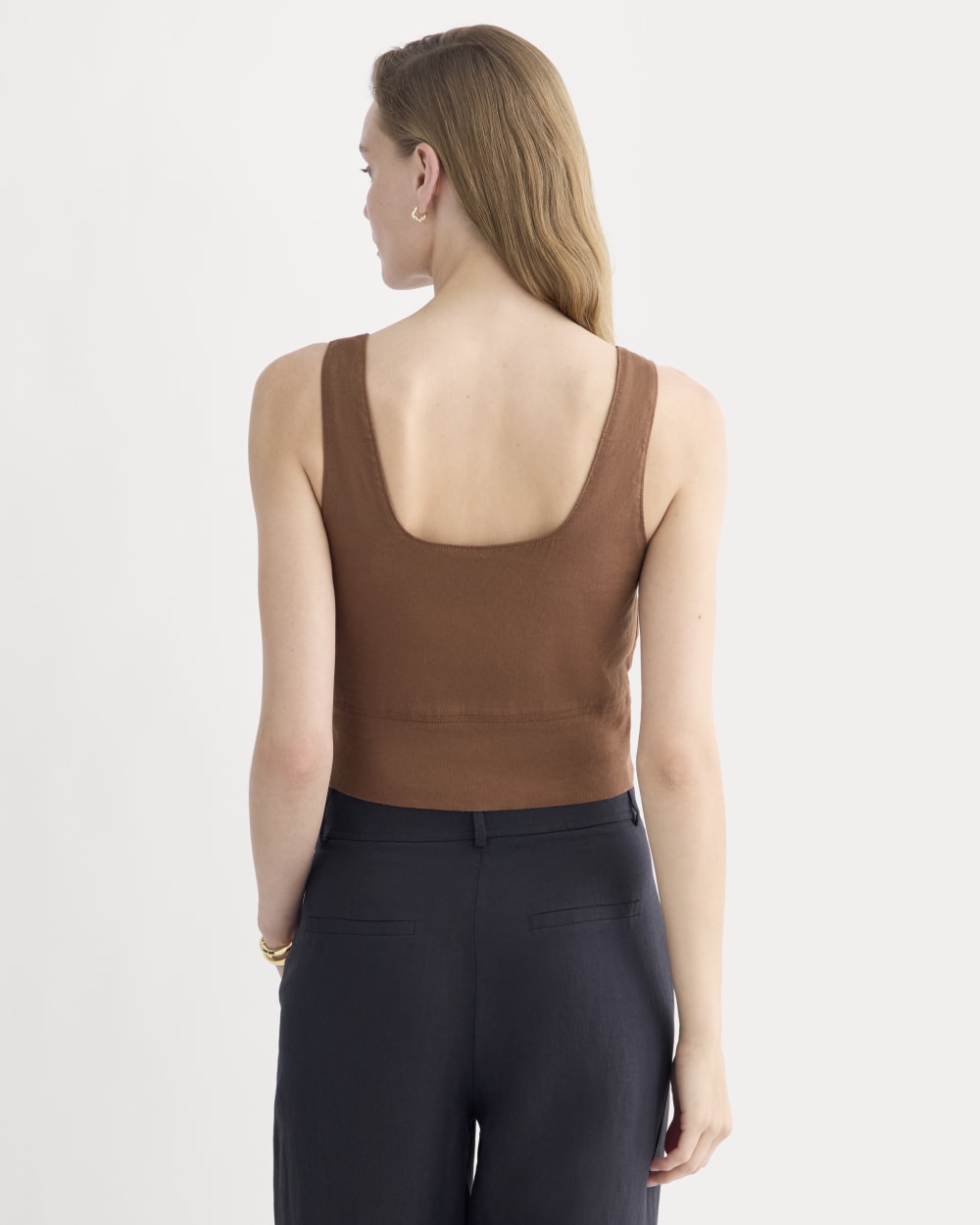 The Square Tank in Stretch Linen | Cedarwood